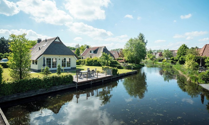 Sevenum House | Luxury 16-32-person group accommodation in the holiday park Landal Domein De Schatberg