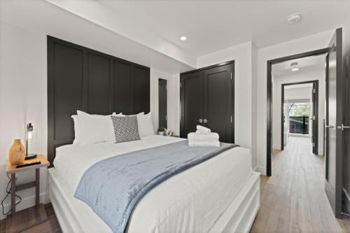 Leamington House | Luxury 171-7 Condos with Magnificent Lakeviews
