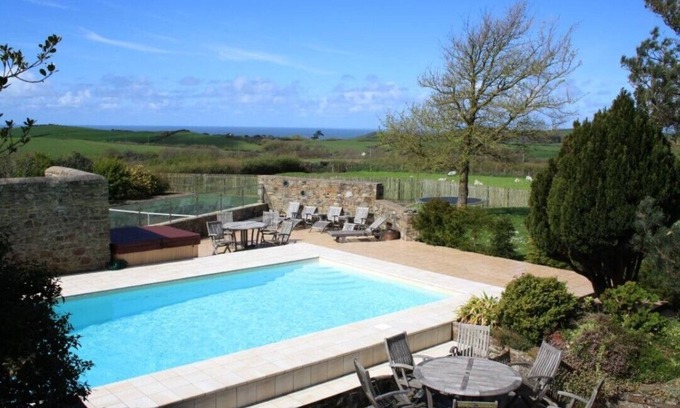 Bideford Cottage | Luxury 17th-century Villa With sea View, Pool, hot Tub, Tennis Court & Ping Pong