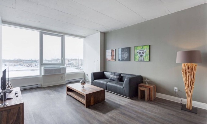 Laval Apartment | Luxury 1BR Apt with Great Views and Gym