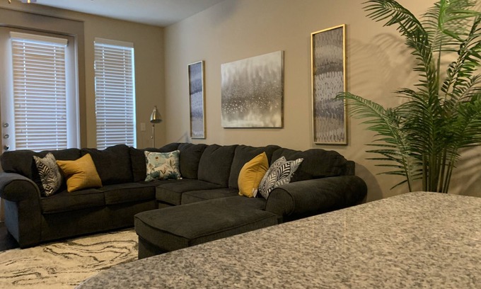 Spring Branch East Apartment | Luxury 1BR w/King Size Bed in Perfect Location