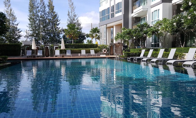 Nong Kae Apartment | Luxury 2 bed apartment - Golf Course, Pool, and partial sea views.