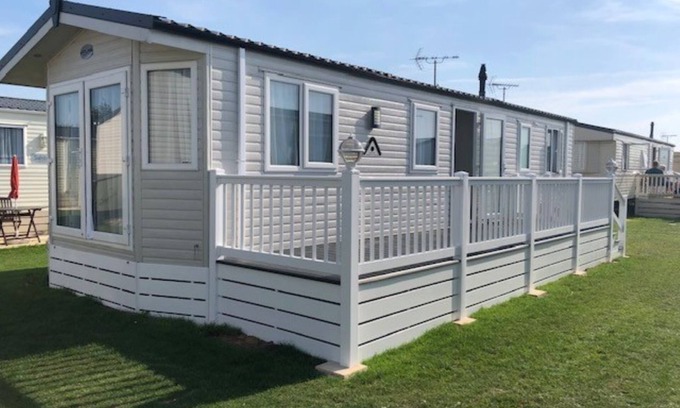 Swalecliffe House | Luxury 2 Bed Platinum Plus Mobile Home, WHITSTABLE