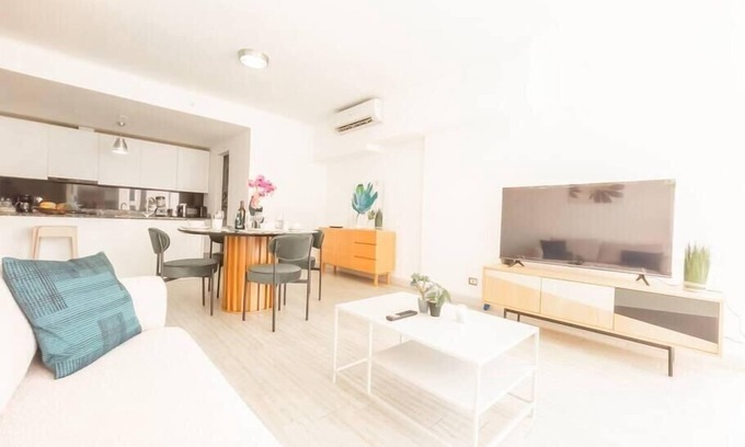 San Francisco Apartment | Luxury 2 bedroom apt free parking and Pool