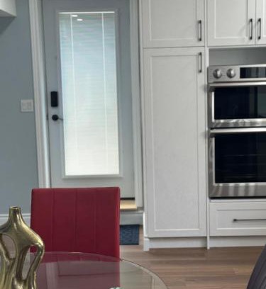London Apartment | Luxury 2 bedrooms 1 bathroom basement apartment