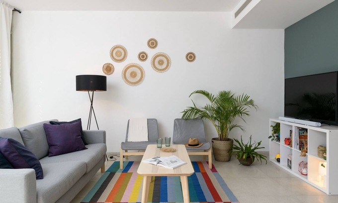 Old North Apartment | Luxury 2 BR Apartment near the beach