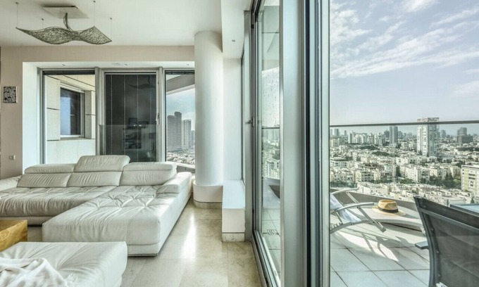 Park Tzameret Apartment | Luxury 2 BR w Pool & Panoramic View by Sea N' Rent