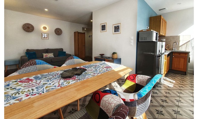 La Charite-sur-Loire Apartment | Luxury 2-room apartment, small building, quiet, bright, downtown