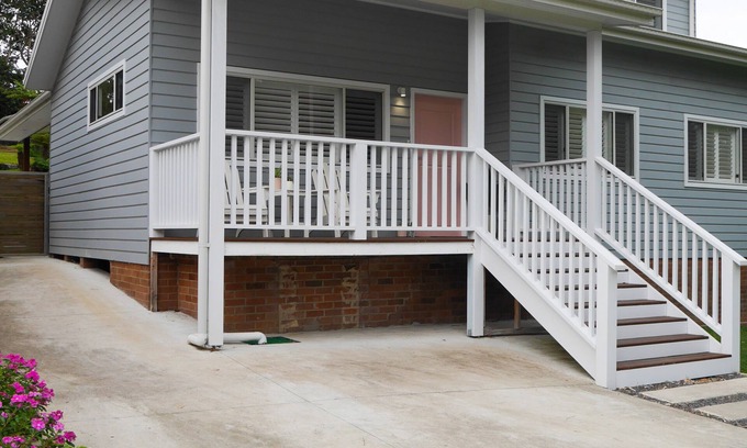Caringbah South House | Luxury 2 story home in Yowie Bay. Close to Sydney CBD & Cronulla Beach