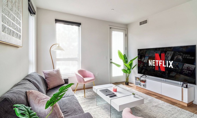 Del Rey Apartment | Luxury 2bdr in Culver City with Pool, Gym, Free Parking