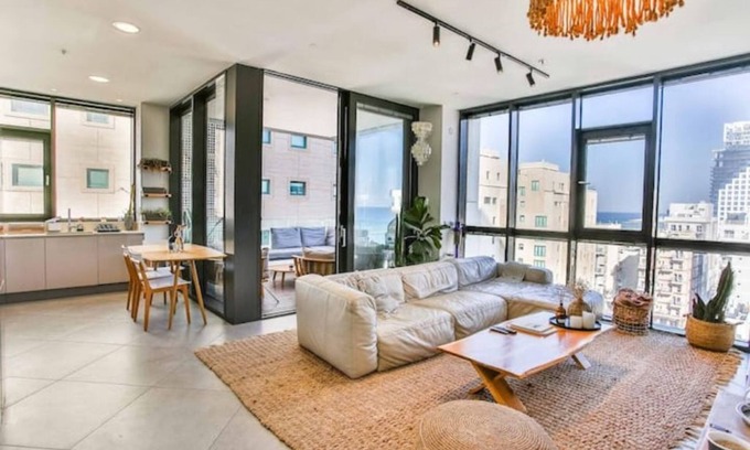 Old North House | Luxury 2BR Beachfront Apartment
