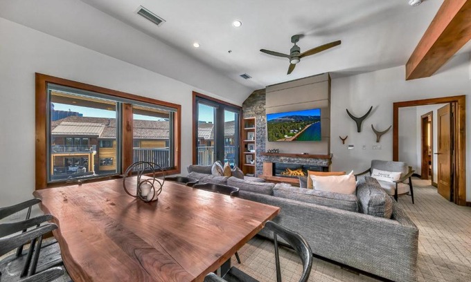 Lakeside Park Apartment | Luxury 2Br Residence steps from Heavenly Village & Gondola condo