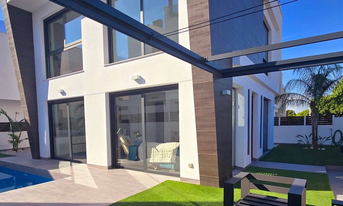 Puerto Marino Villa | Luxury 3 Bed modern villa with private pool only 8 minutes from Airport & beach