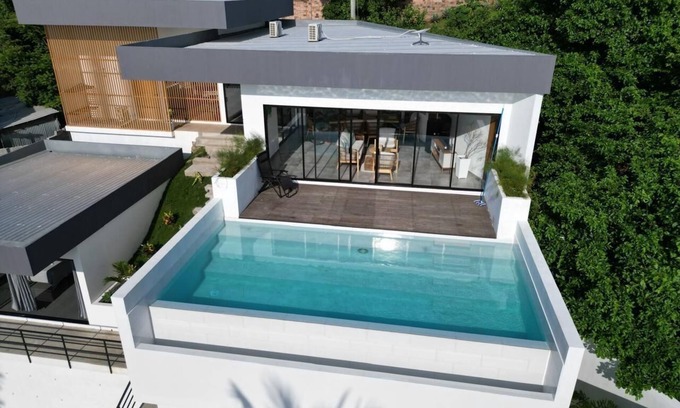 Tamanique House | Luxury 3-bedroom house with WiFi and AC in Tamanique