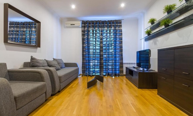 Lypky Apartment | Luxury 3 Bedrooms - Next to Arena
