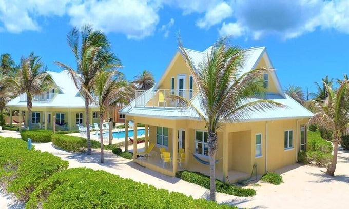North Side House | Luxury 3bd Beach Front, # 5 Yellow, Stunning Views