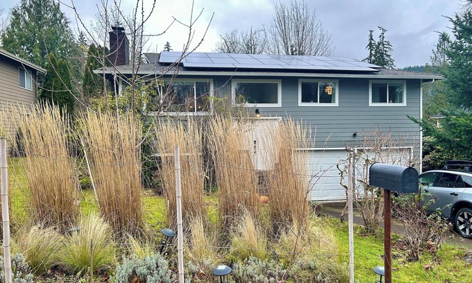Renton House | Luxury 3BR - 2BA Family Home Near Seattle & Bellevue - Pet Friendly - EV Charger