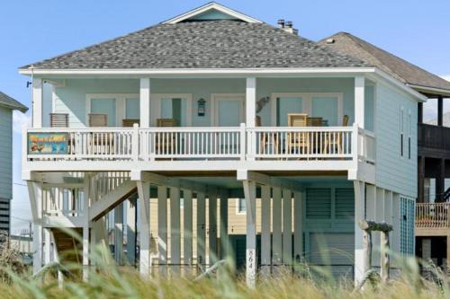 Crystal Beach House | Luxury 3BR Beach Cabin w Gulf Views and Soaking Tub