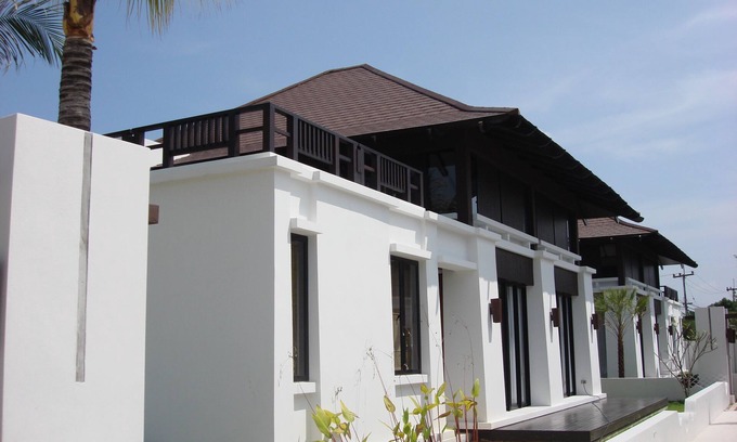 Chakphong House | Luxury 3BR House With Direct Access To Private Beach
