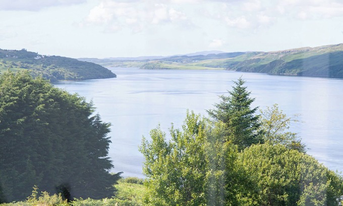 Isle of Skye House | Luxury 4 Bdrm Seaview Cottage by the Fairy Pools