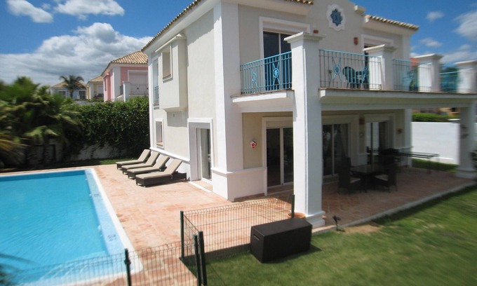 Castillo de Sabinillas Villa | Luxury 4 bed villa walled private heated pool & childproof fence near marina