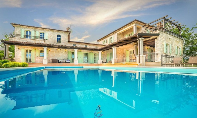 Visnjan Villa | Luxury 4-BR Villa with Pool, Ensuite Sauna, and Stunning Sea & Forest Views