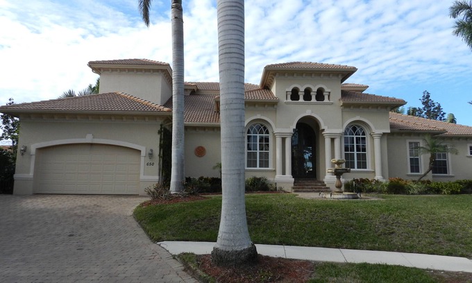 Marco Island Cabin | Luxury, 5 Bdrm, 6 Bath, Walk To Tigertail Beach, Pool/Hot Tub,