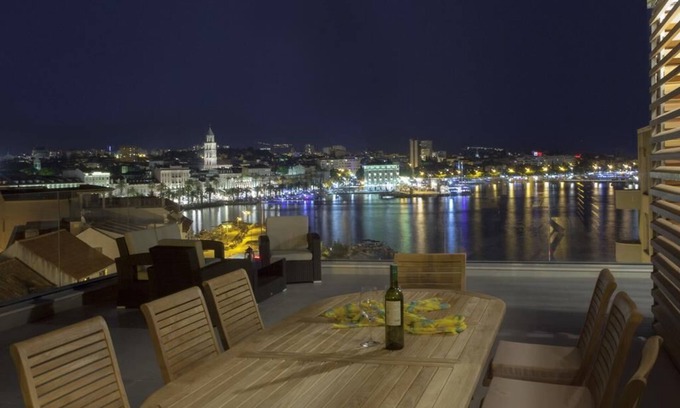 Split Apartment | Luxury 5* PENTHOUSE - panoramic view & hot tub