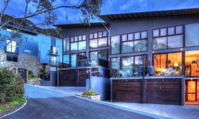 Thredbo House | Luxury 8 Berth Chalet - suitable for x2 families