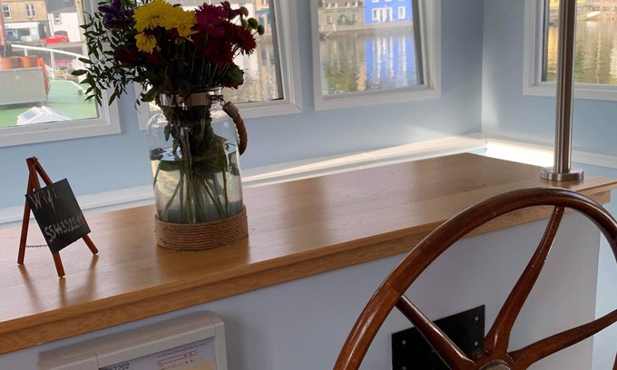 Tarbert Boat Rental | Luxury accommodation on the Quayside in centre of Tarbert