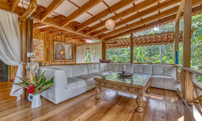 Cahuita Villa | Luxury Air-conditioed home in Cahuita, 4 min walk from the beach!