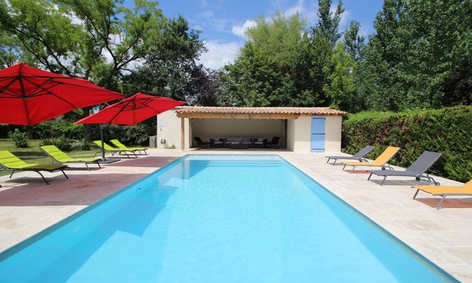 Serres-et-Montguyard House | Luxury Air Conditioned + Heated Pool 4 bed 4 bath Village House in the Dordogne