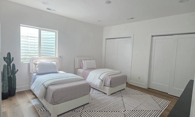 Waukee Apartment | Luxury All-Inclusive 2 bedrooms