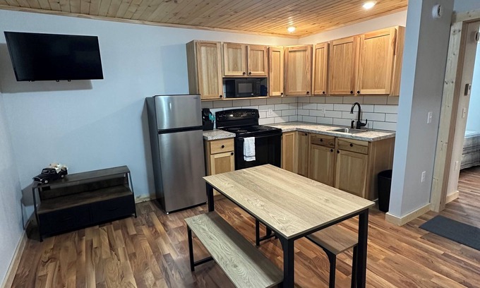 Mauston House | Luxury and Comfort meet in this modern 1- Bedroom house!
