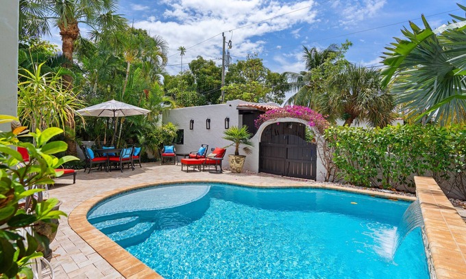 Flamingo Parks House | Luxury and Historic Elegance in a Charming West Palm Beach Villa. Pet Friendly!