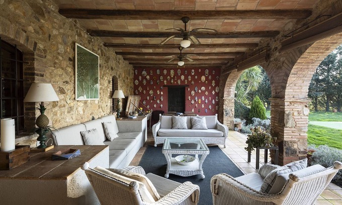 Llagostera Cottage | Luxury and nature in a rural farmhouse of the sg. XVI