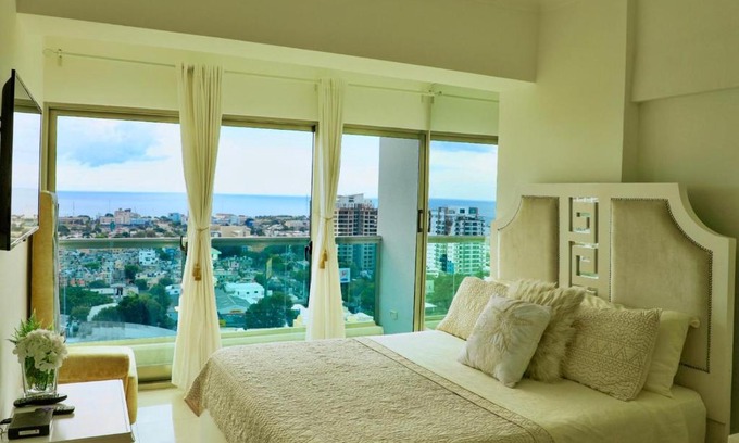 La Julia Apartment | LUXURY APART WITH SEA VIEW, SPA, cine, pool ,