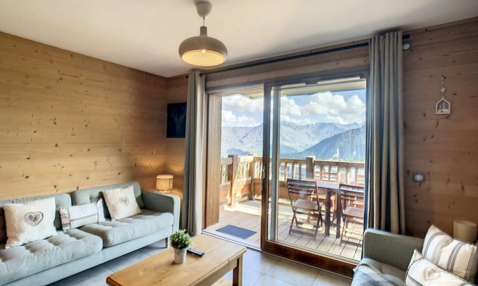 La Toussuire Apartment | Luxury apartment at the foot of the slopes with covered parking