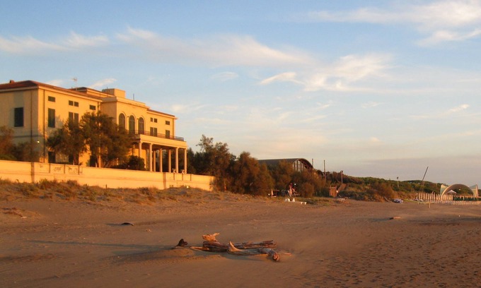 Donoratico Apartment | Luxury Apartment In Beachfront Villa, 4 Bedrooms, 3 bathrooms, 1600 sf