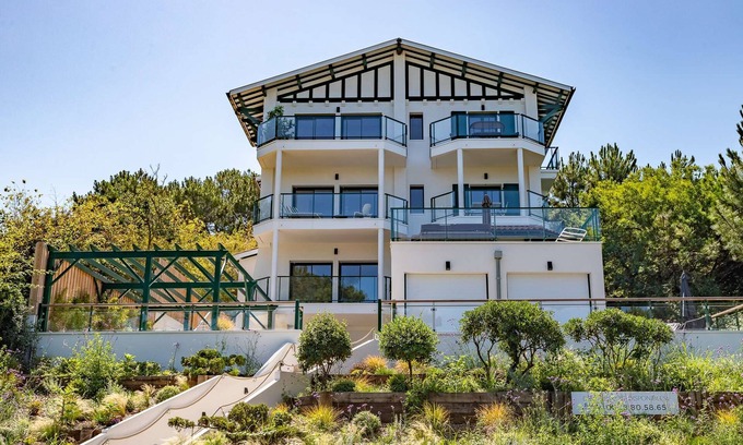 Pyla-sur-Mer Apartment | Luxury apartment jacuzzi air conditioning