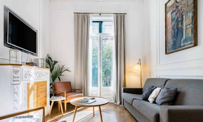 Eixample Apartment | Luxury Apartment on Valencia Street
