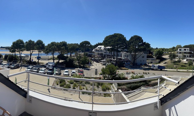 Guidel-Plages Apartment | Luxury apartment overlooking the beach and ocean
