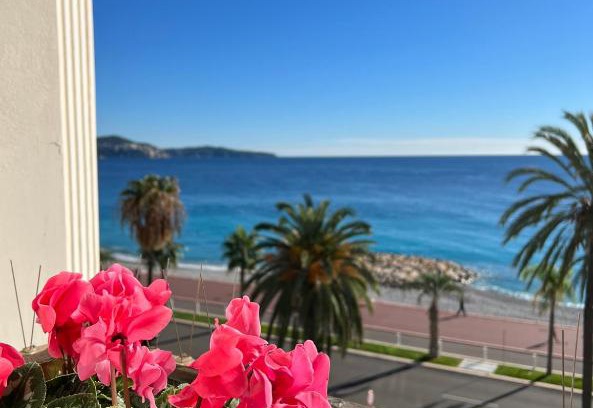 Fabron Apartment | Luxury apartment with sea view on the first line Promenade des Anglais