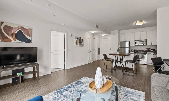 Stamford Apartment | Luxury Apt In Harbor Point with Balcony