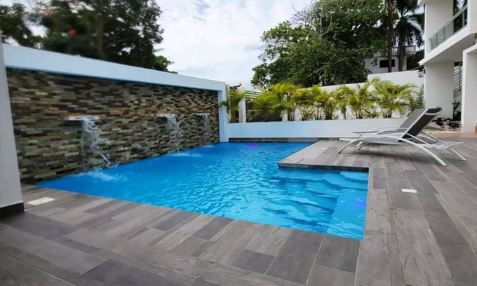 Los Brazos Apartment | Luxury Apt w/Pool 5-min Walk to Beach & Ocean World