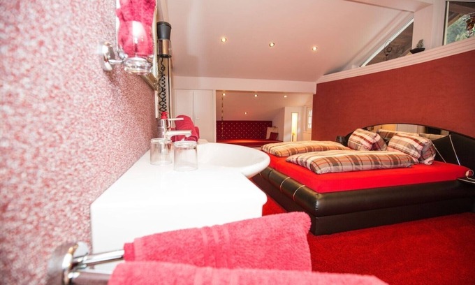 Schonbach Apartment | Luxury at 1,222 meters above sea level - secluded location on a south-facing slope - Wildkogel Arena