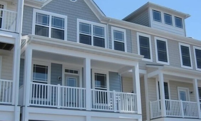 West Ocean City House | LUXURY BAYHOUSE WITH PRIVATE DECKS IN SEMI-PRIVATE COMMUNITY