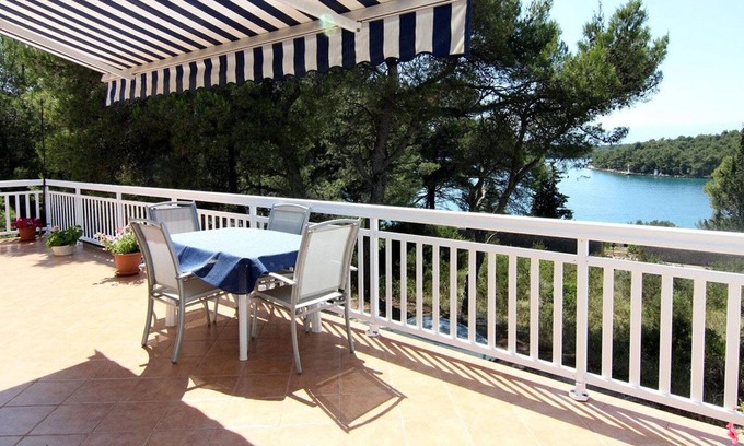 Vrboska Villa | Luxury Beach Villa Amphora