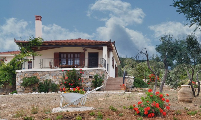 Nimfea Villa | Luxury beachside villa, with two bedrooms and uninterrupted sea view