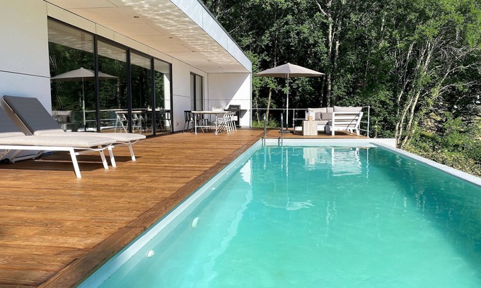 Lachapelle-Auzac Villa | Luxury Boutique Villa with private swimming pool and jacuzzi, industrial design